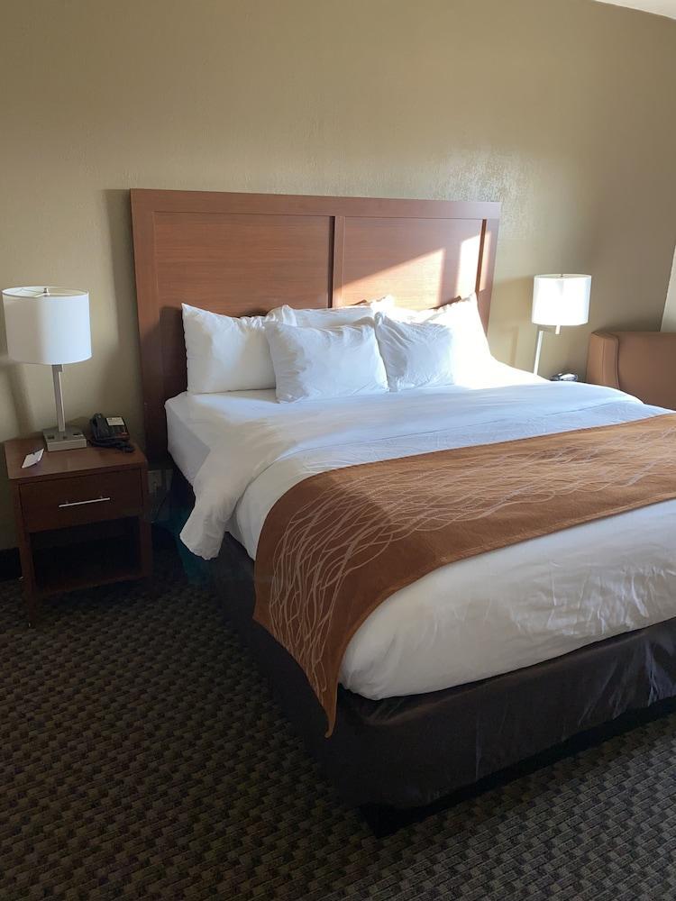 Comfort Inn Hobart-Merrillville I-65 Экстерьер фото