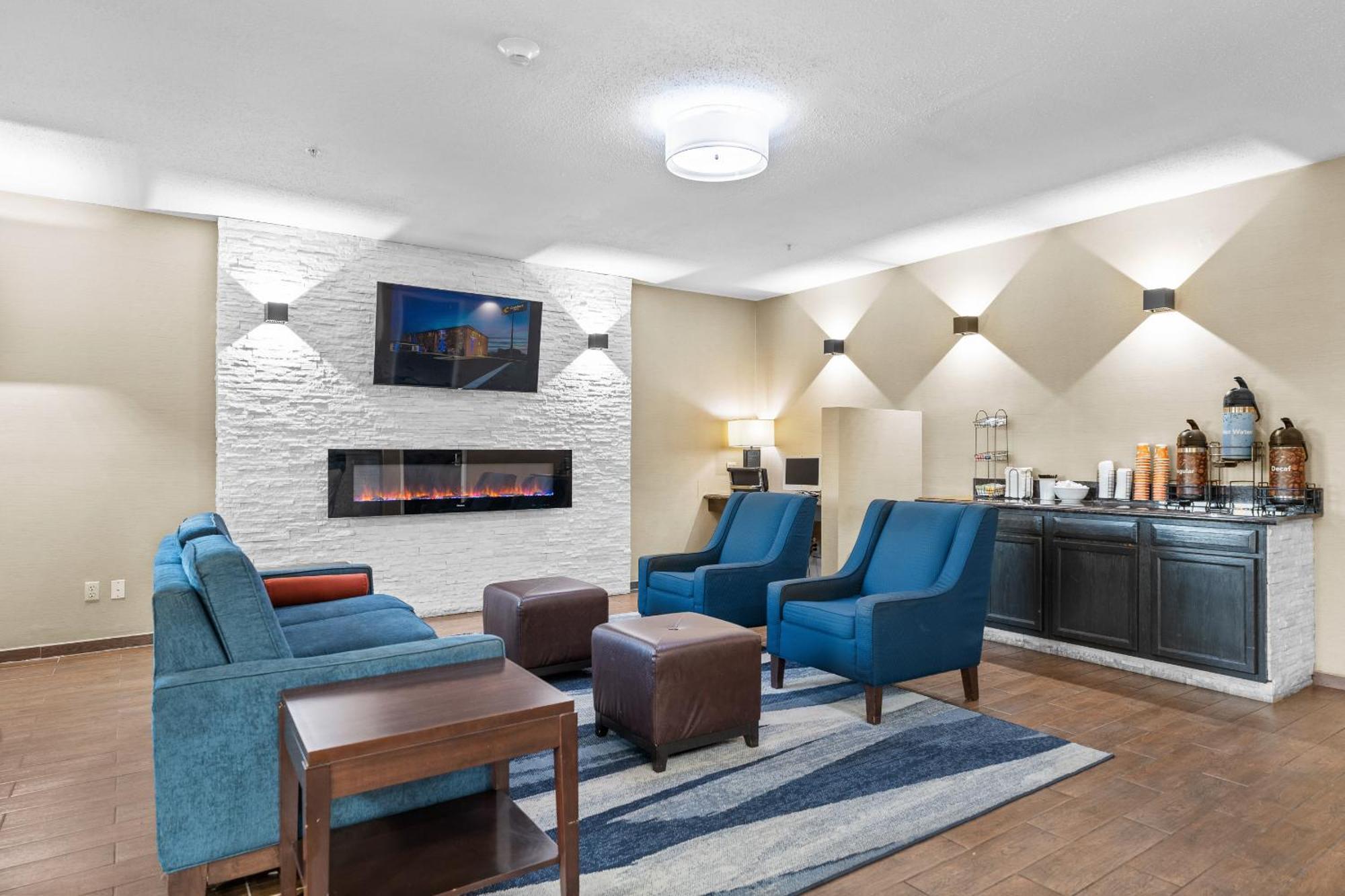 Comfort Inn Hobart-Merrillville I-65 Экстерьер фото