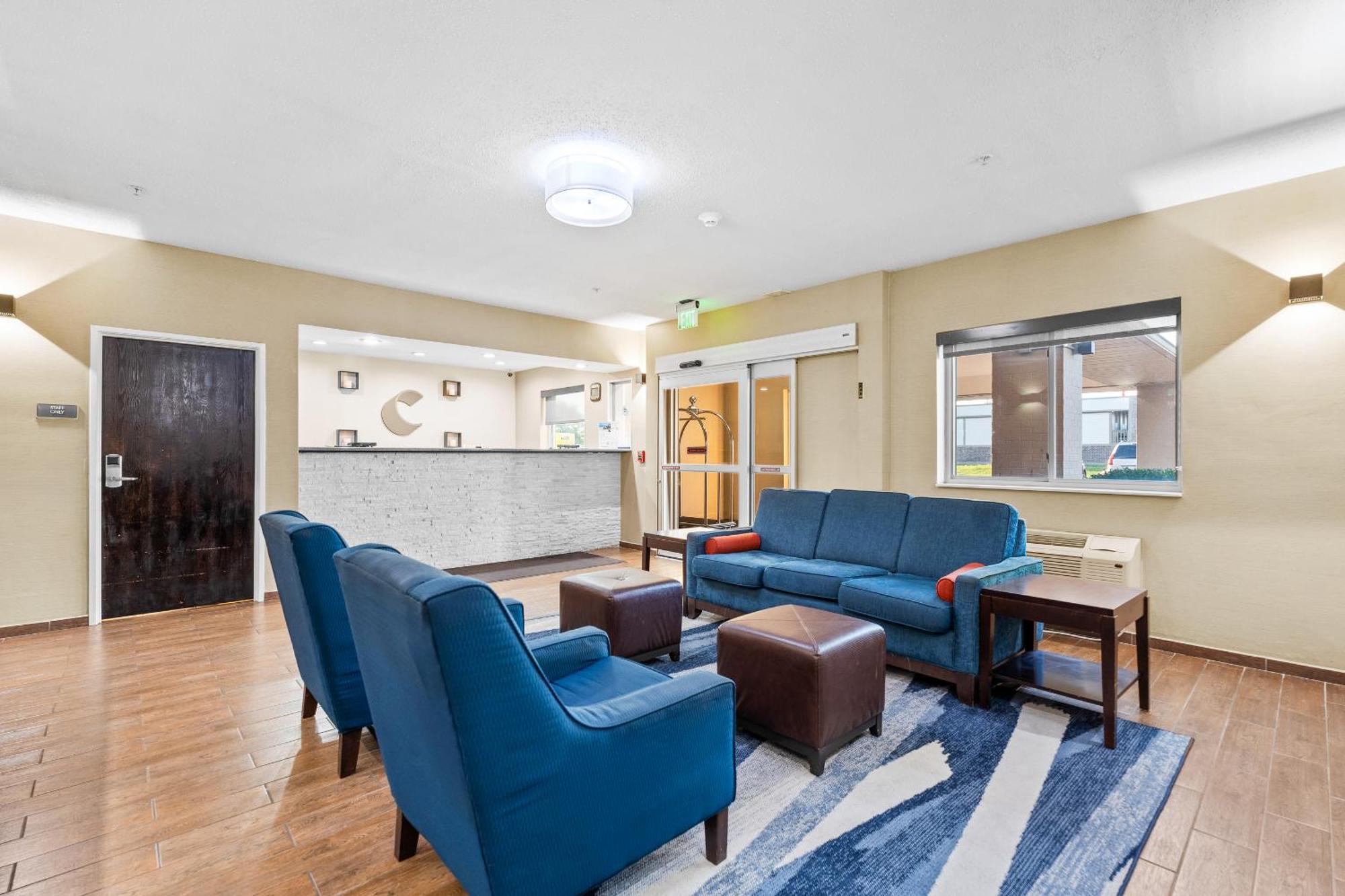 Comfort Inn Hobart-Merrillville I-65 Экстерьер фото